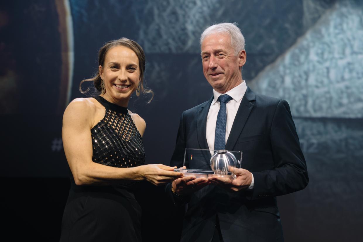 Alfons Graf se réjouit de recevoir le Prix allemand du développement durable.